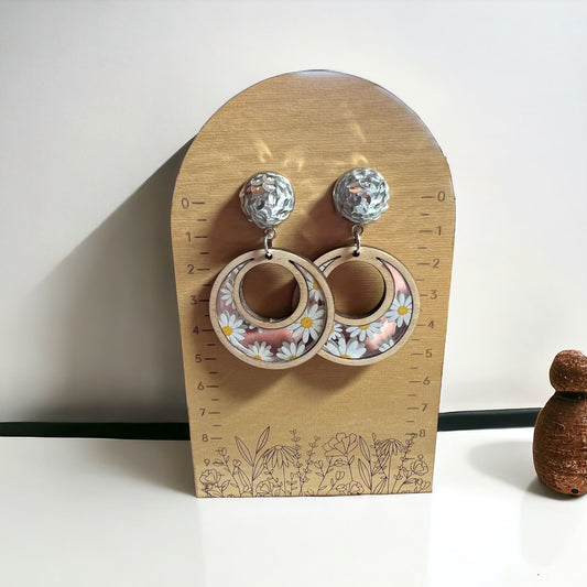 Light Wood With Daisy Silver Acrylic Earrings